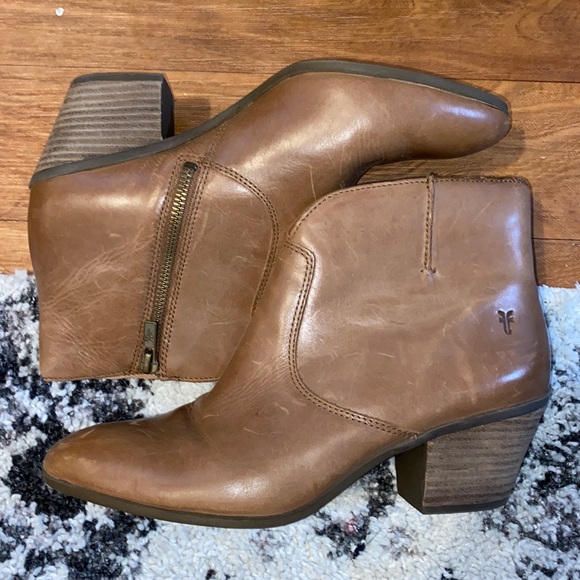 Women Frye boots size 9.5M - Picture 1 of 5